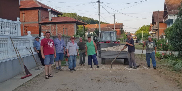 Urovčani čuvaju ognjišta