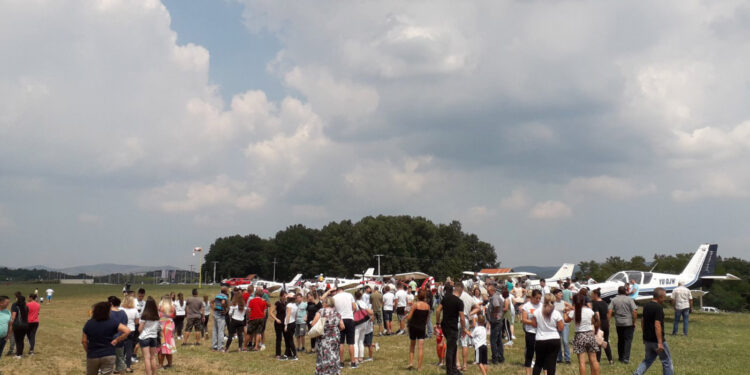 Poleteli sa Dražinog aerodroma