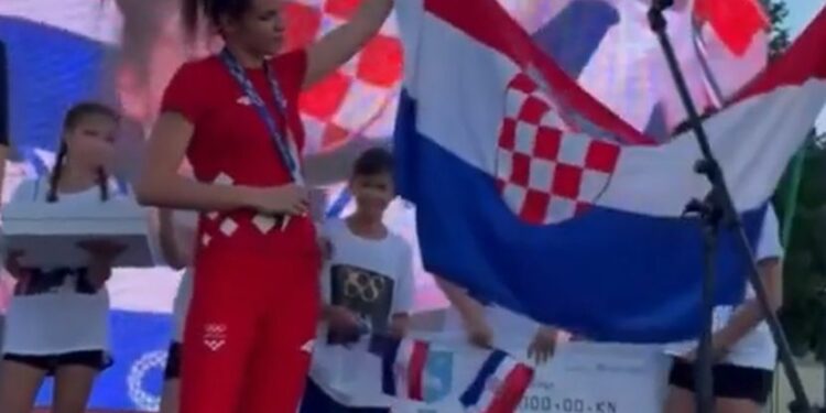 Knin dočekao zlatnu olimpijku: Hrvatska šampionka koja slavi oluju pevala Tompsonovu pesmu