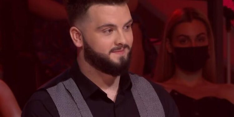 Pevači osudili finalistu Zvezde Granda zbog pevanja o klanju Srba!