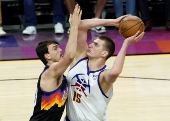 Jokić „lociran“ u Italiji, pred ponoć pazario pivo, lokalci u čudu kad su videli Srbina