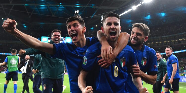 Italija kroz penale i veliku dramu do finala!