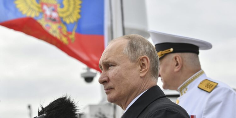 Putin mobiliše sve: Predsednik Rusije potpisao ukaz