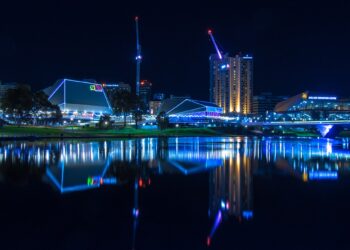 Zaražena porodica sletela u Adelajd