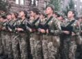 Ukrajinska vojska na udaru kritika zbog marša u štiklama! (FOTO)