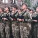 Ukrajinska vojska na udaru kritika zbog marša u štiklama! (FOTO)