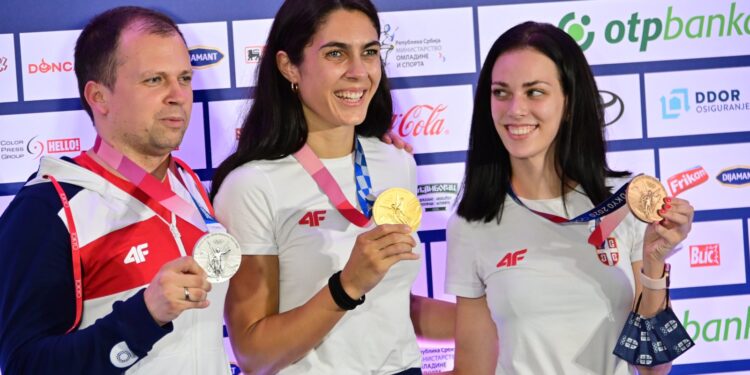 Srpski osvajači medalja stigli u Beograd, sleteli zlatna Milica, srebrni Mikec i bronzana Tijana