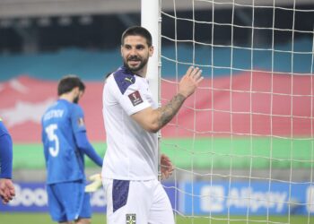Mitrović će morati da se „uozbilji“: Fulam doveo konkurenciju srpskom napadaču