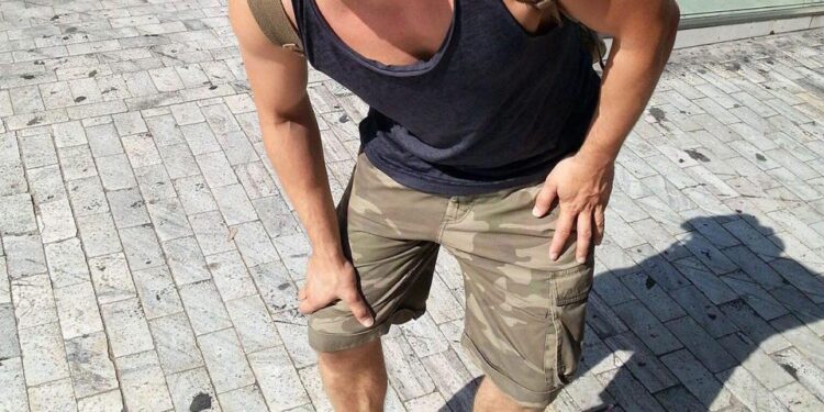 Voditelj je mamio uzdahe gde god da se pojavi, presekao i napustio Srbiju, a sada se bavi potpuno drugim poslom (FOTO)