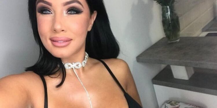 Aleksandra Subotić otkrila da je prvi put uzela peglu u ruke (FOTO)