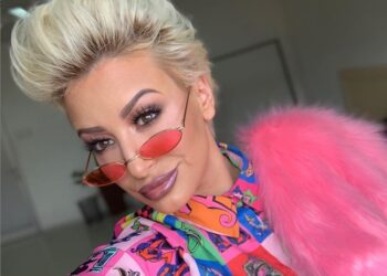 Dušica Jakovljević pozirala u kupaćem kostimu i otkrila značenje svojih tetovaža (FOTO)