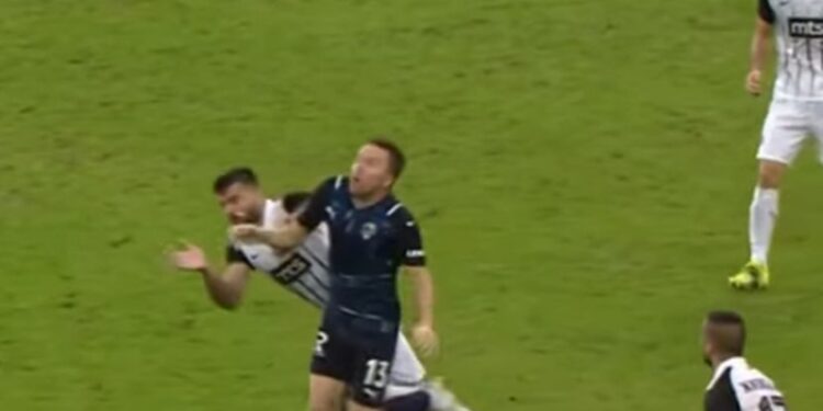 Ovako je Partizan oštećen u Rusiji: Posle faula van kaznenog prostora sudija pokazao na penal (VIDEO)