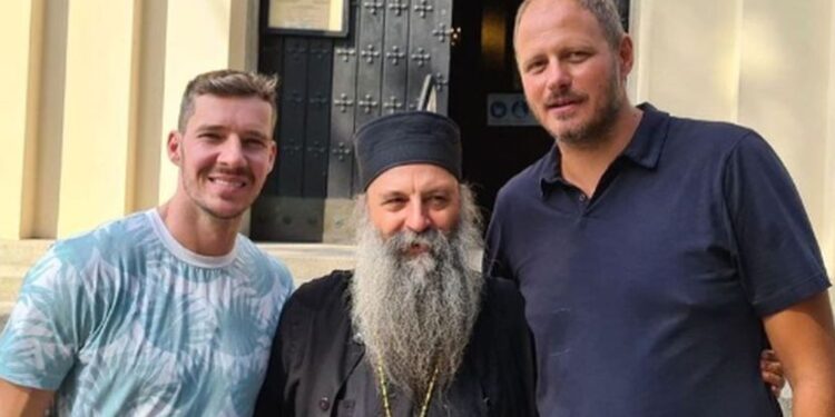 Patrijarh Porfirije se fotografisao sa braćom košarkašima Slovenije (FOTO)