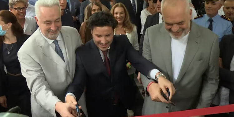 Bliža Albanija od Srbije