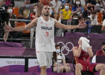 Bulut: Skidam kapu Đokoviću