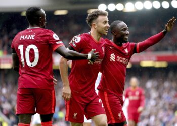 Liverpul obradovao navijače i pobedio Barnli na krcatom Enfildu