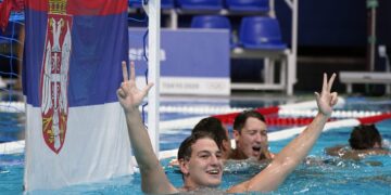 Bože pravde zatvorila Olimpijske igre: Sedam Bogova vaterpola otpevalo himnu poslednji put