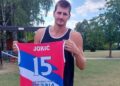 Jokić dobio na poklon dres Srbije