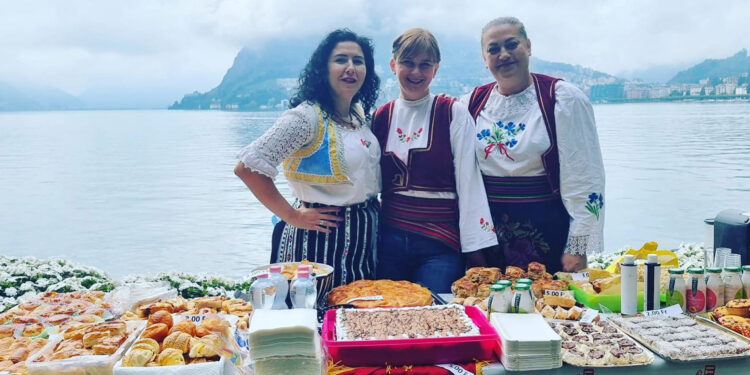 Nošnja i kolači mamili goste