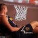 Jokić komentator, pravio šou na medija danu Denvera: Reakcija na njegov koš je hit (VIDEO)