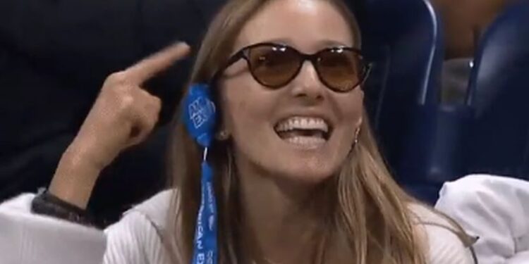 “Mogu da te čujem”: Jelena Đoković u centru pažnje tokom Novakovog meča na US openu