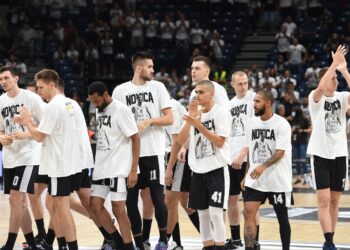 Spektakl u Areni u čast Novice Veličkovića (FOTO)