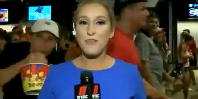 “Nemoj da me diraš, molim te”: Novinarka besna na ponašanje navijača pred meč (VIDEO)