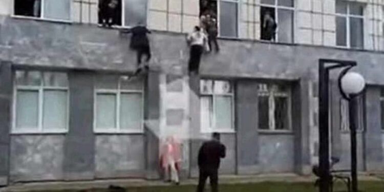 Pucnjava na ruskom univerzitetu: Studenti iskakali kroz prozor, najmanje 8 mrtvih (VIDEO)
