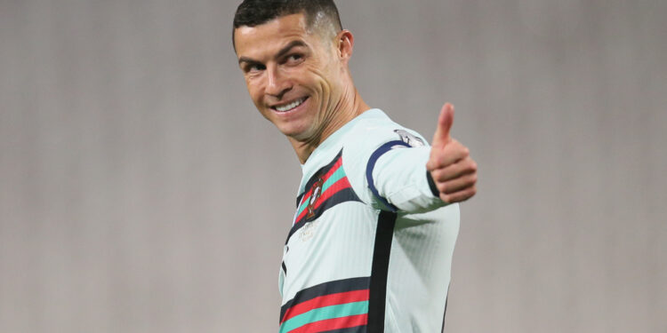 Ronaldo na prvi trening Junajteda došao automobilom koji vredi 200.000 evra (VIDEO)