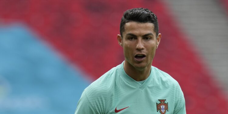 Ronaldo žrtva prevare: Kristijano platio nepostojeća putovanja preko 250.000 funti!