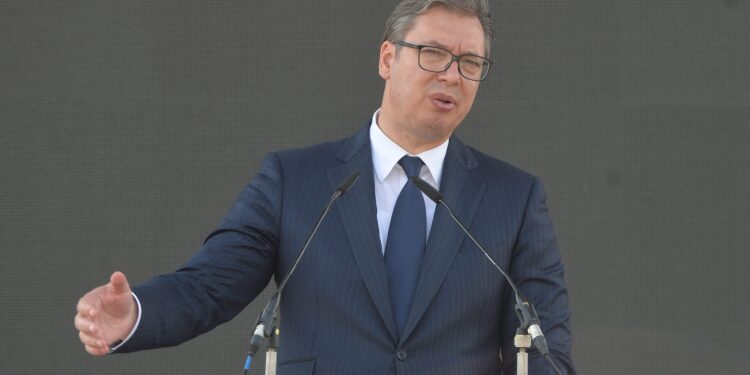 Vučić čestitao Ristiću osvajanje zlata na POI