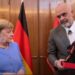 Rama odlikovao Angelu Merkel (VIDEO)