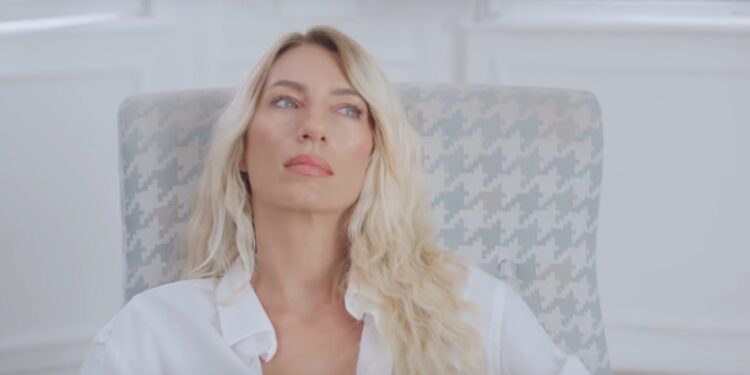 Skinula se Ana Stanić (FOTO)