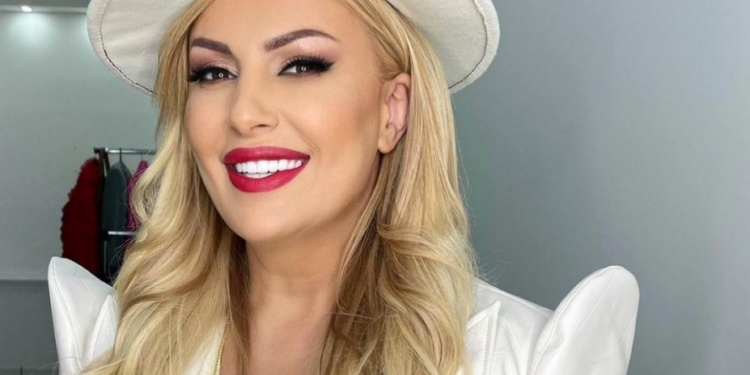 Elma Sinanović oplela po estradi i kolegama