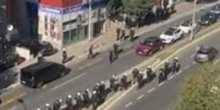 Neredi uoči derbija: Grobari i Delije se tukli po Beogradu (VIDEO)