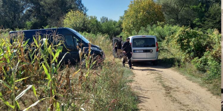 Obrt u potrazi za nestalim Đokićima: Policija pronašla spaljeni auto i tela pa ušla u selo Moravac