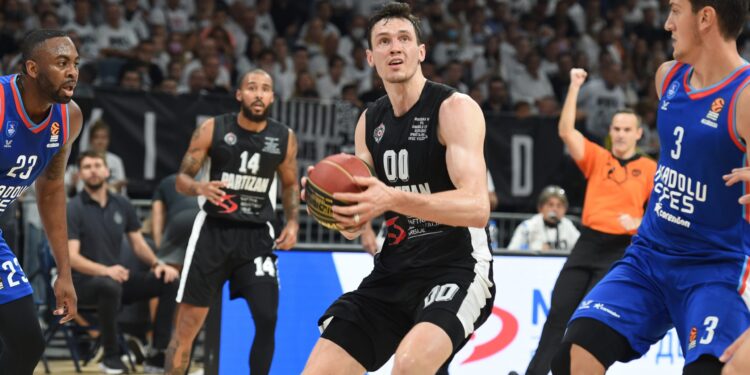 Dobre vesti za Partizan: Željko može da računa na Kuruca, košarkaš se oporavio od korone