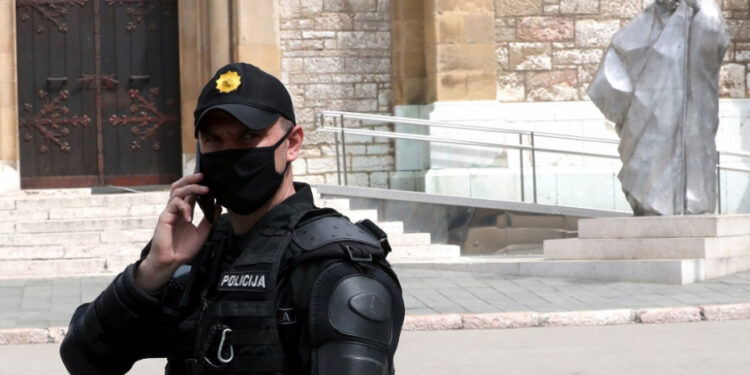 Tri meseca bolesno dete nisu odveli kod lekara i dečak je preminuo