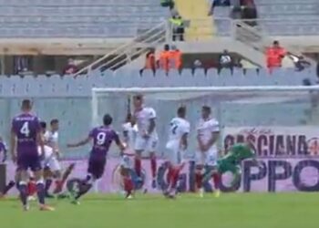 Italija videla strašan gol Srbina! Moćni Vlahović pocepao mrežu Kaljarija iz slobodnjaka (VIDEO)