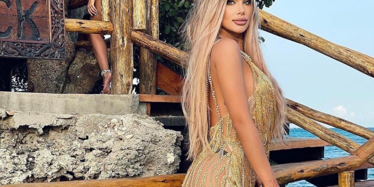 Ivana Nikolić zavodljivo pozirala u provokativnom kupaćem kostimu (FOTO)