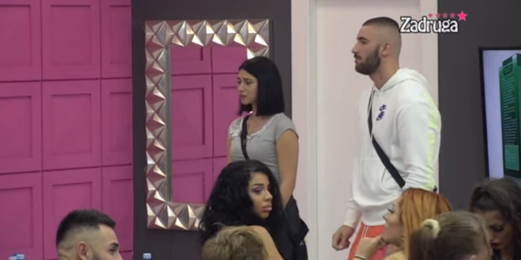 Mensur Ajdarpašić pobesneo nakon saznanja da se njegova devojka Milica Veselinović dopisivala sa Vladimirom Tomovićem (VIDEO)