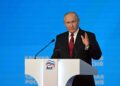 Putin doneo tešku odluku: Potpisao ukaz o plaćenim neradnim danima