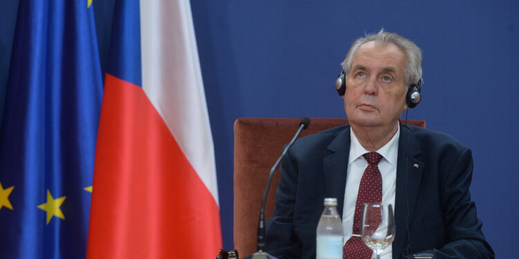 Hospitalizovan predsednik Češke Miloš Zeman (VIDEO)