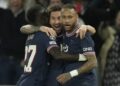 Mesi i Ronaldinjo ponovo u tandemu: Fudbaleri u zagrljaju, navijači oduševljeni (VIDEO)