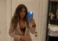 Kristina Mitrović počastila fanove izazovnim snimkom: Supruga srpskog fudbalera raskopčala sako… (VIDEO)