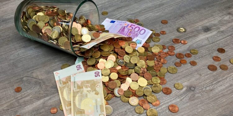 Zvanični srednji kurs iznosi 117,56 dinara