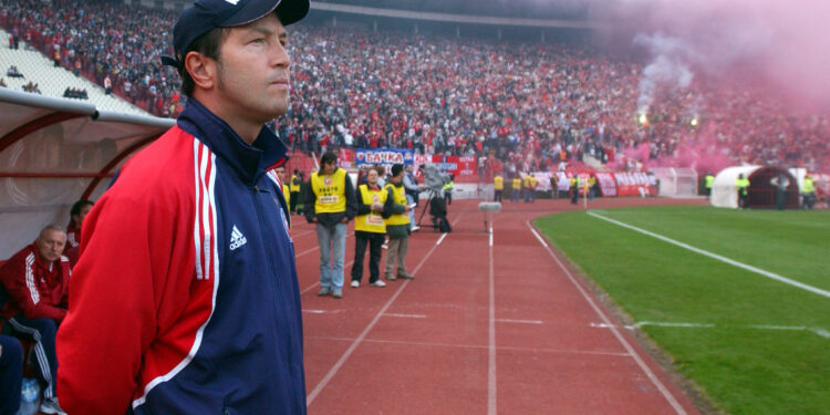 Bivši trener Zvezde zaveo 30 godina mlađu lepoticu (FOTO)