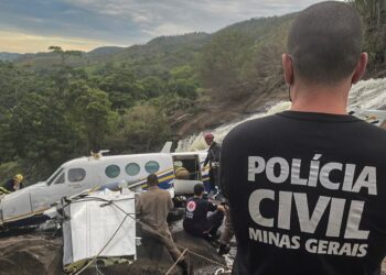Svet u šoku: Slavna pop zvezda poginula u padu aviona