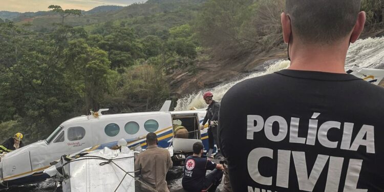 Svet u šoku: Slavna pop zvezda poginula u padu aviona