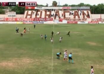 Stravične scene u Argentini: Pucnjem sa tribina ranjen trener tamošnjeg trećeligaša (VIDEO)